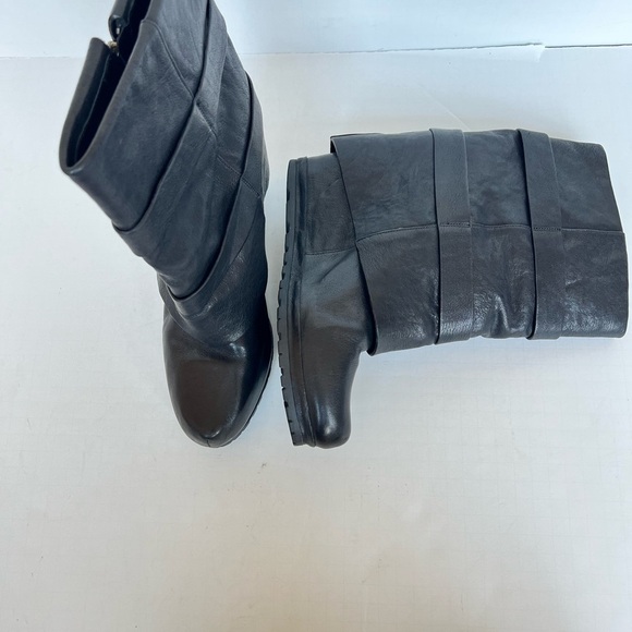 Vera Wang Lavender York Wedge Boots - Picture 6 of 15